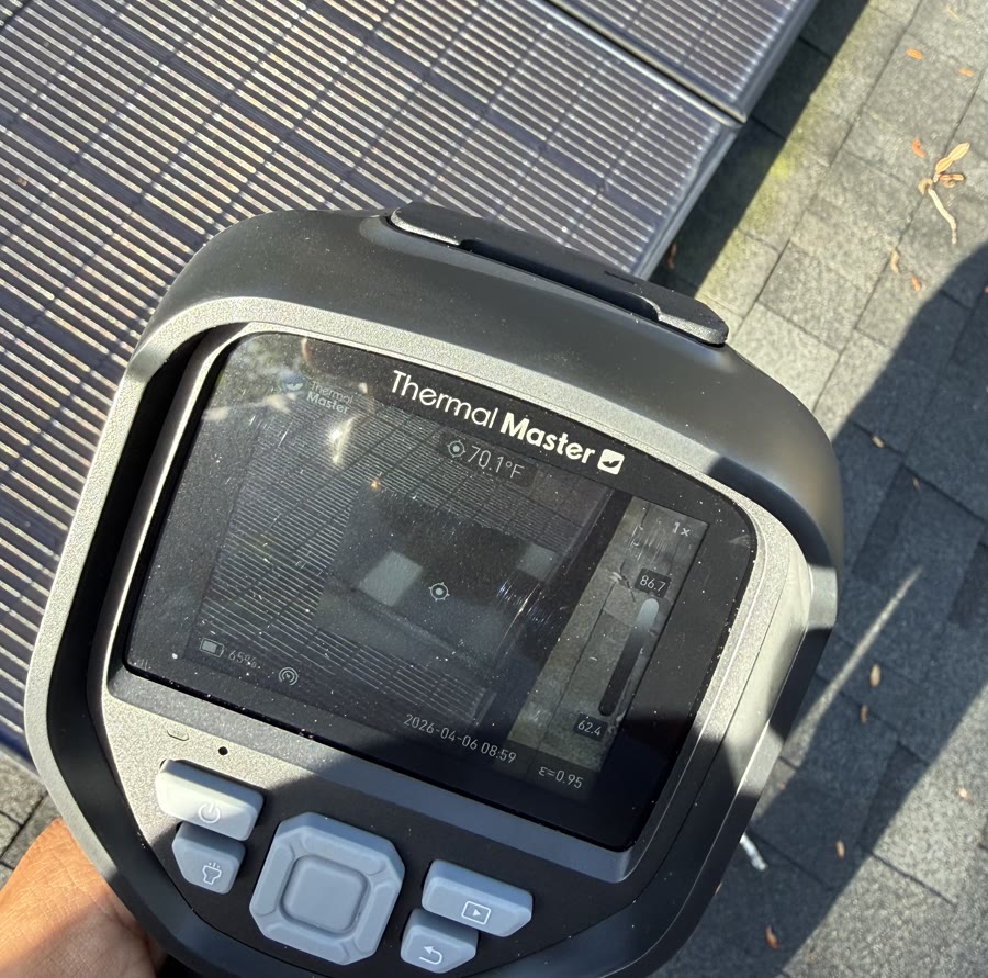 Thermal Master IR camera scanning solar panels